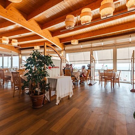 דורס Aragosta Hotel מראה חיצוני תמונה