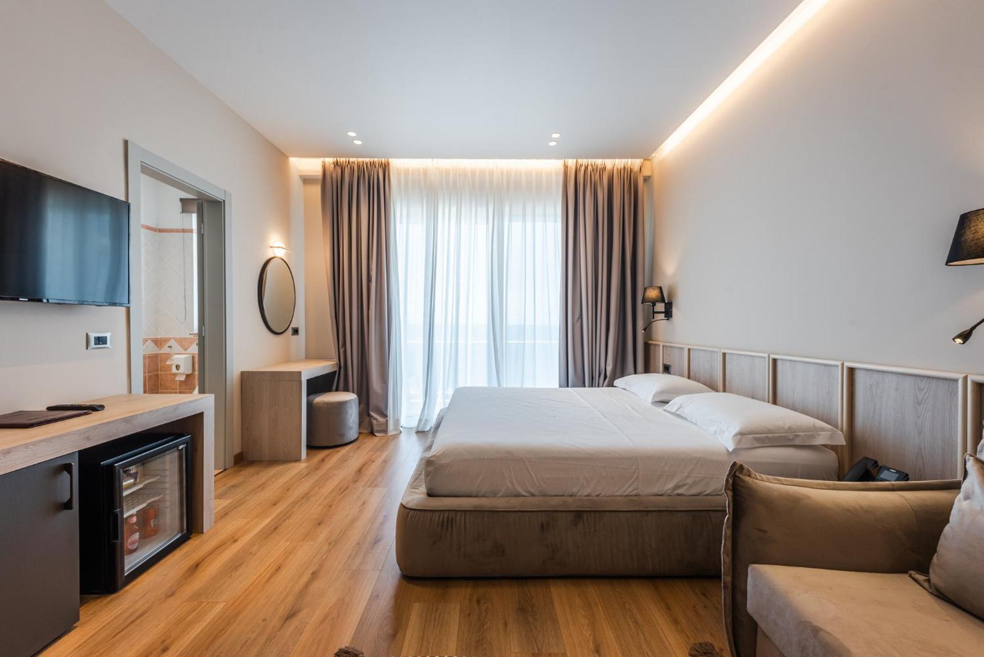 דורס Aragosta Hotel מראה חיצוני תמונה
