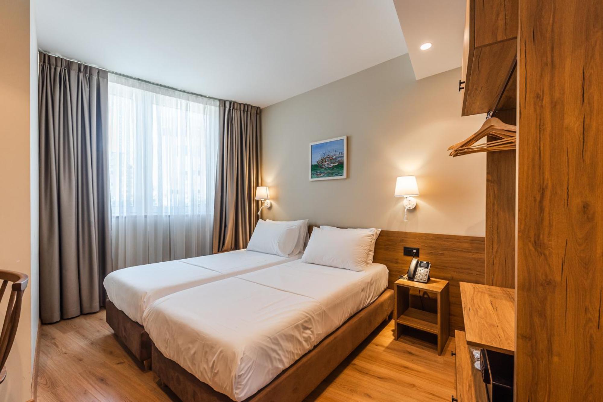 דורס Aragosta Hotel מראה חיצוני תמונה
