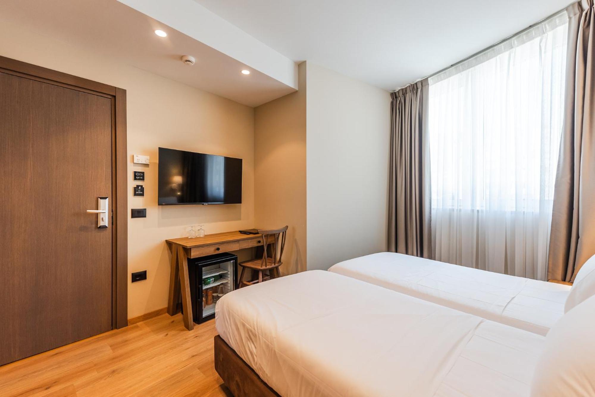 דורס Aragosta Hotel מראה חיצוני תמונה