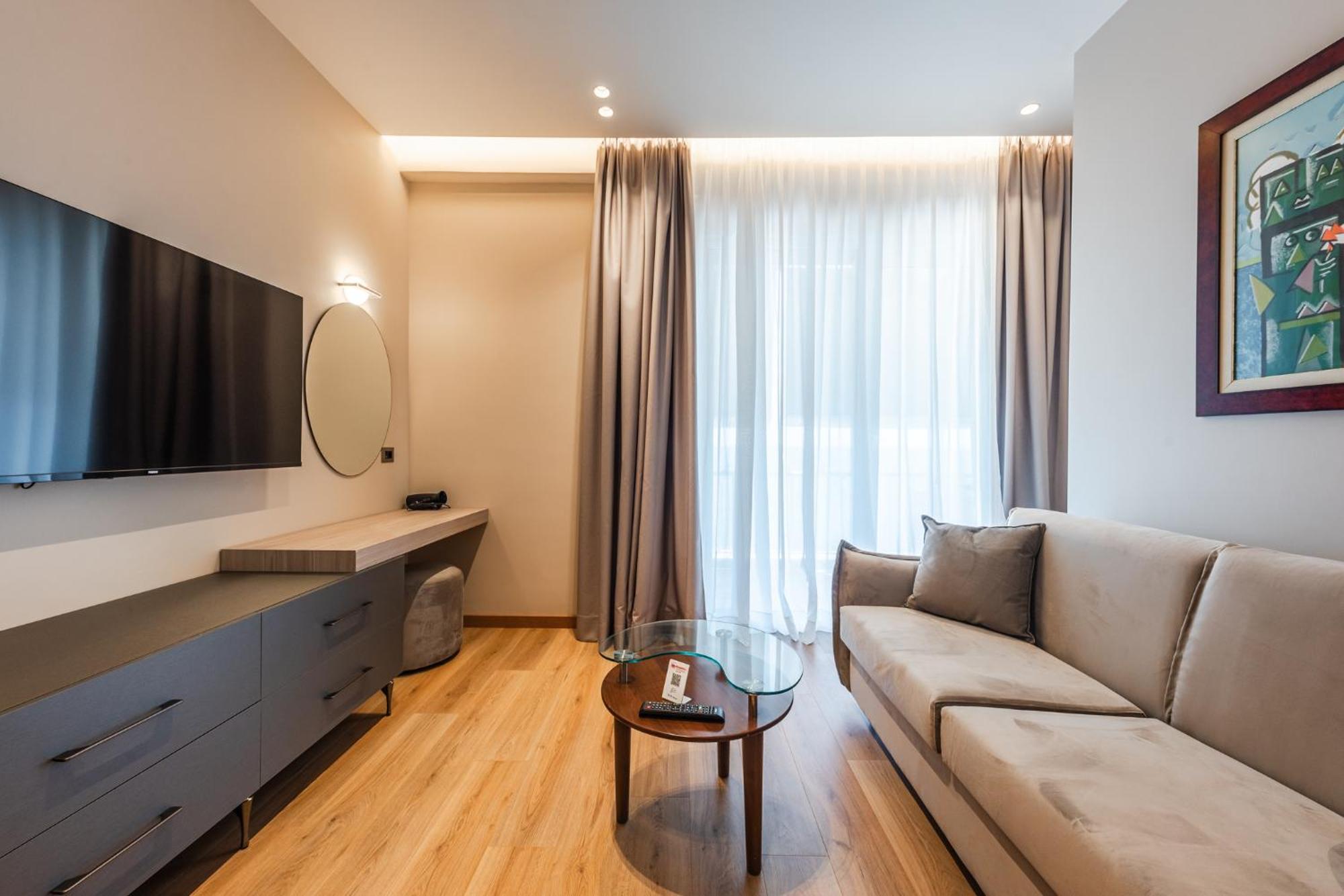 דורס Aragosta Hotel מראה חיצוני תמונה