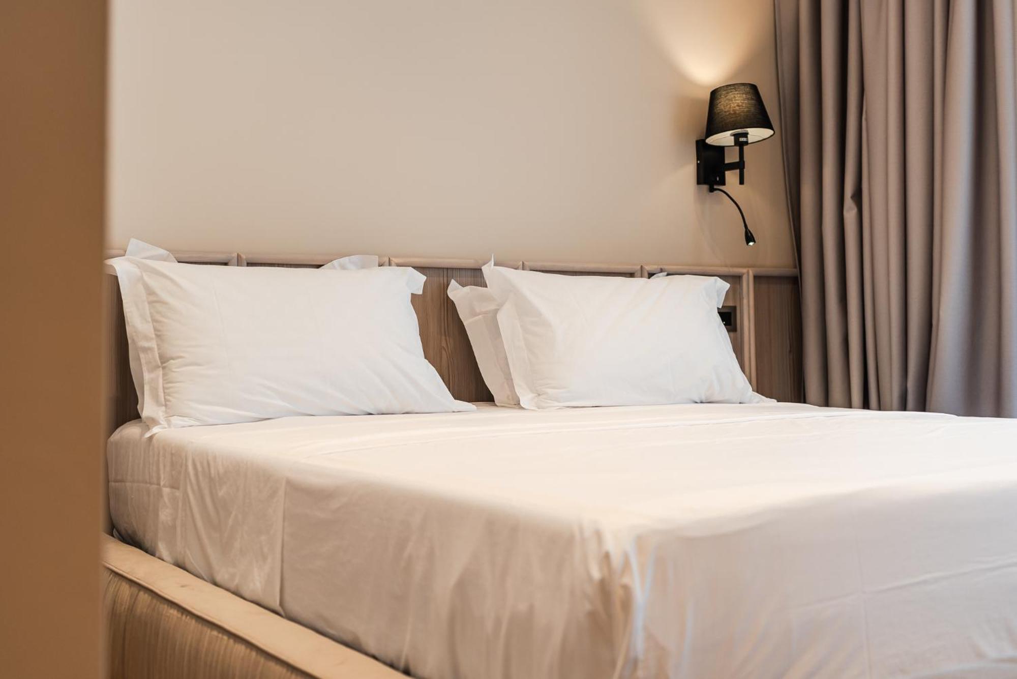 דורס Aragosta Hotel מראה חיצוני תמונה