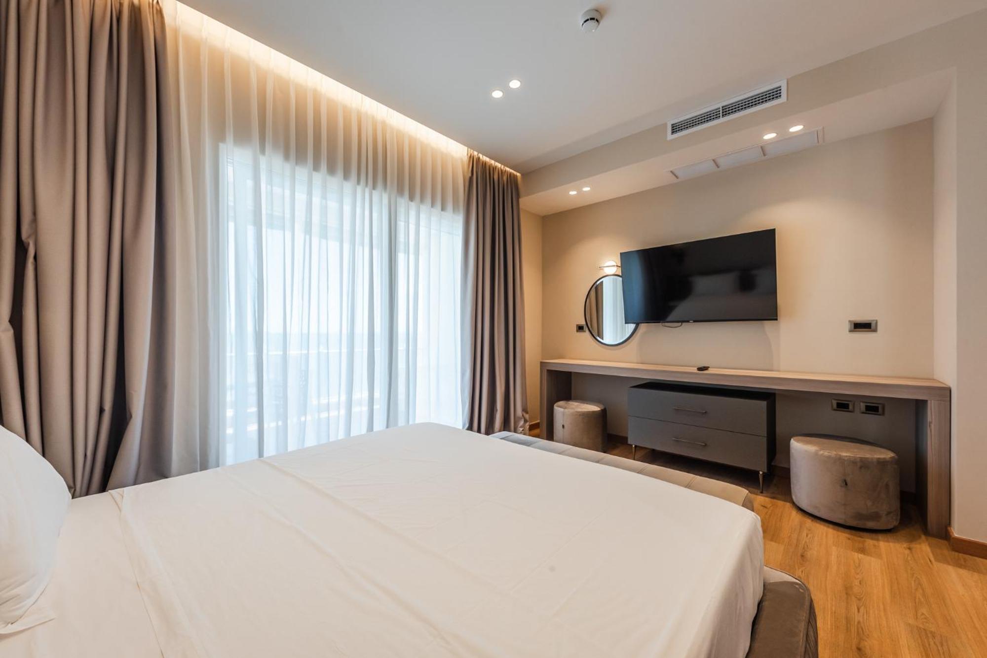 דורס Aragosta Hotel מראה חיצוני תמונה