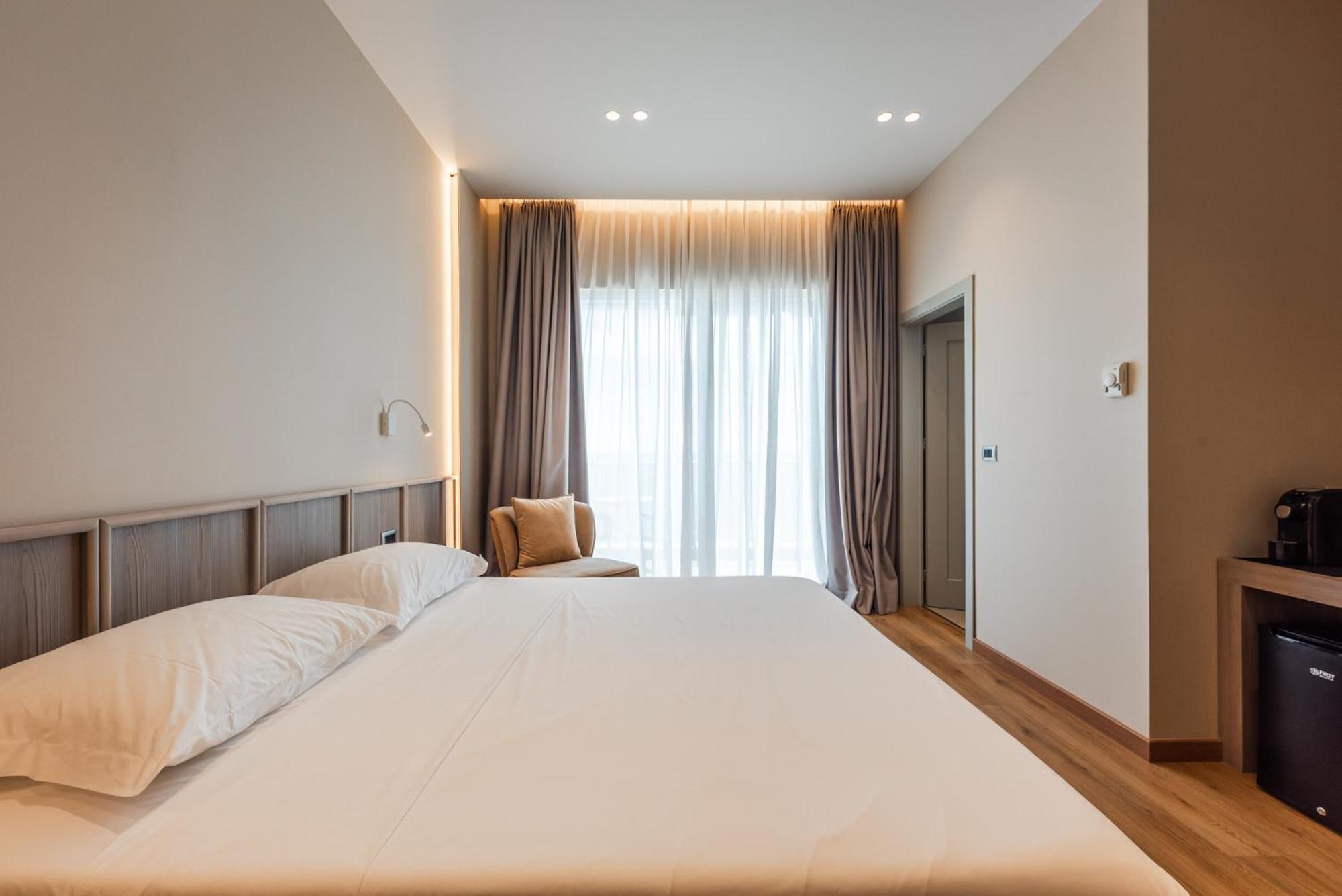 דורס Aragosta Hotel מראה חיצוני תמונה