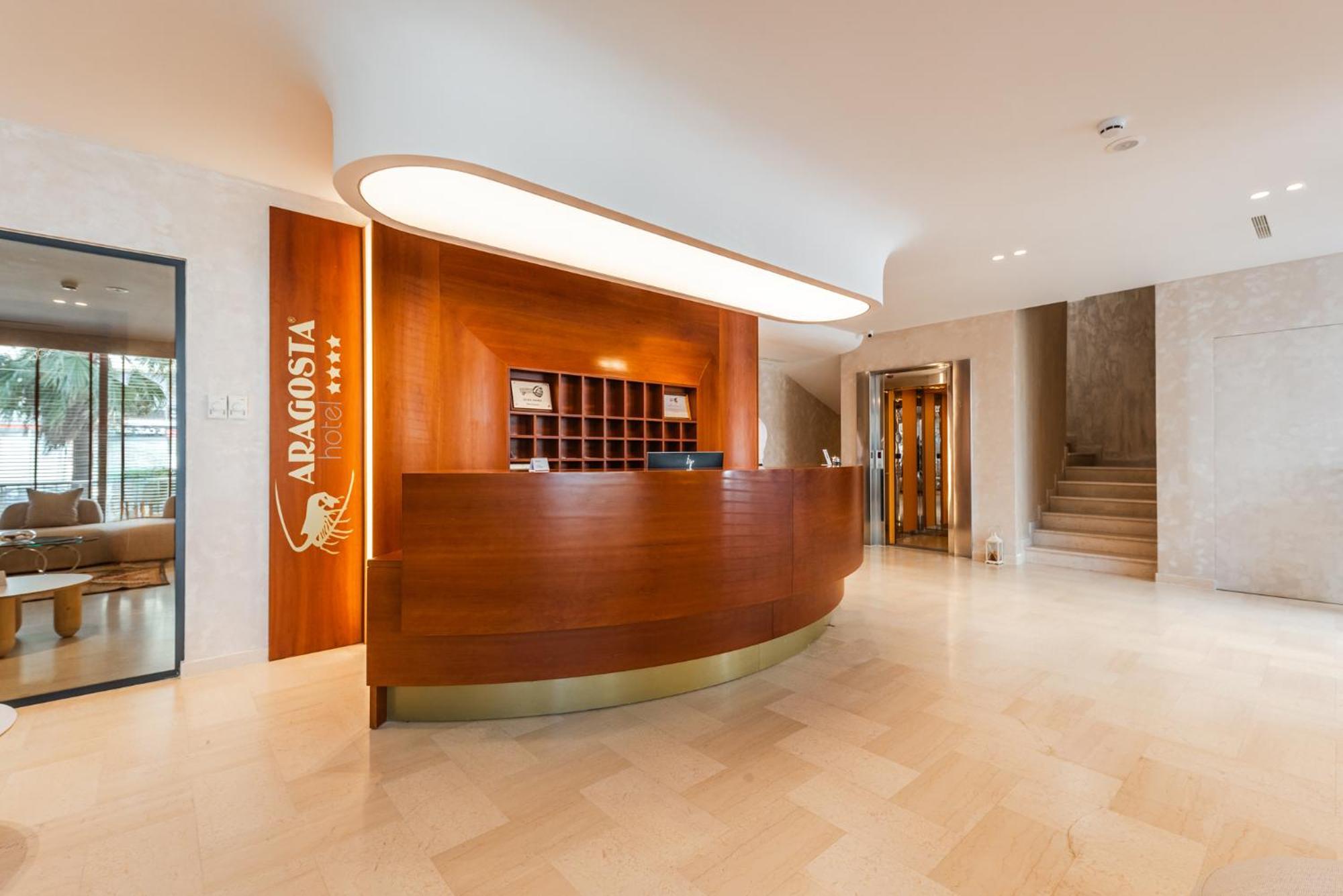 דורס Aragosta Hotel מראה חיצוני תמונה